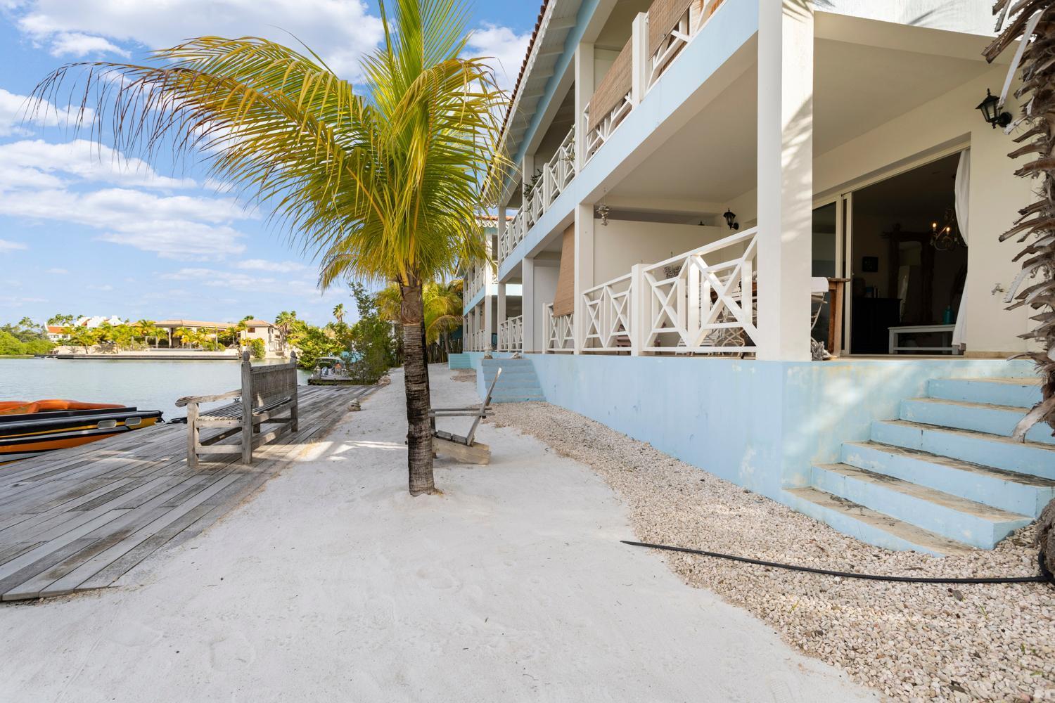 Апартаменты Caribbean Lofts Bonaire Кралендейк Экстерьер фото